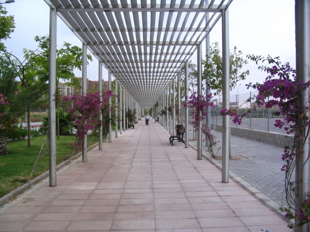 Pérgolas de jardín: estructura, trepadora y permisos