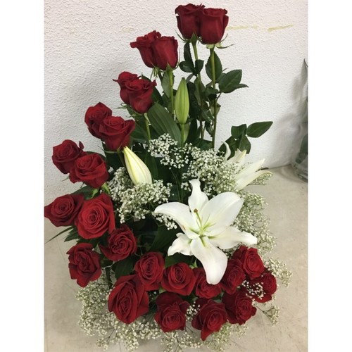 Ramo de flores variadas envuelto para regalo